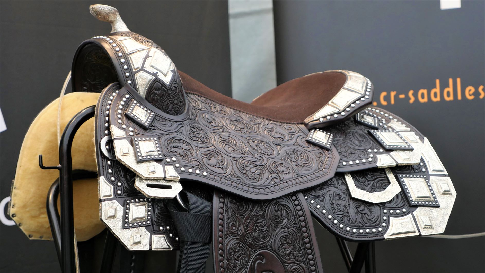 You are currently viewing What makes a good western saddle?
